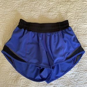 ❌sold❌Lululemon Hotty hot short 2.5”